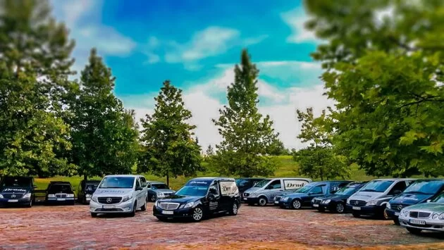 Автопаркът за погребален транспорт на Drnda в България, подготвен за международна репатриация